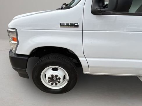 Used 2024 Ford E-350 and Econoline 350 Super Duty w/ Driver's Safety Package image 31