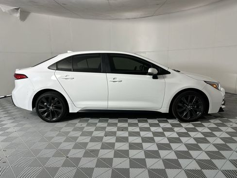 Used 2024 Toyota Corolla SE FWD image 9