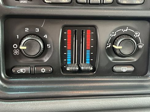 Used 2004 Chevrolet Silverado 2500 LS RWD image 20