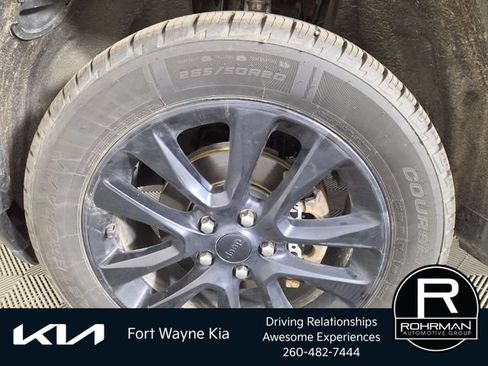 Used 2019 Jeep Grand Cherokee Altitude AWD/4WD image 12