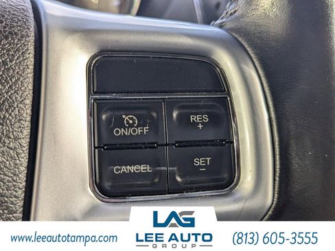 Used 2013 Chrysler Town & Country Touring-L image 25