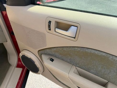 Used 2008 Ford Mustang Convertible image 28