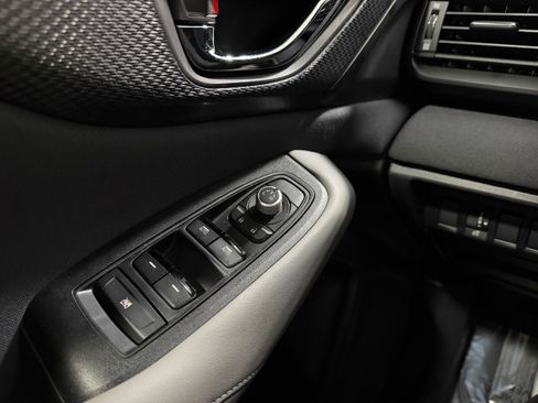 Used 2020 Subaru Outback Premium image 6