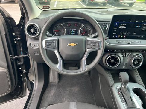 Used 2024 Chevrolet Blazer LT FWD image 17