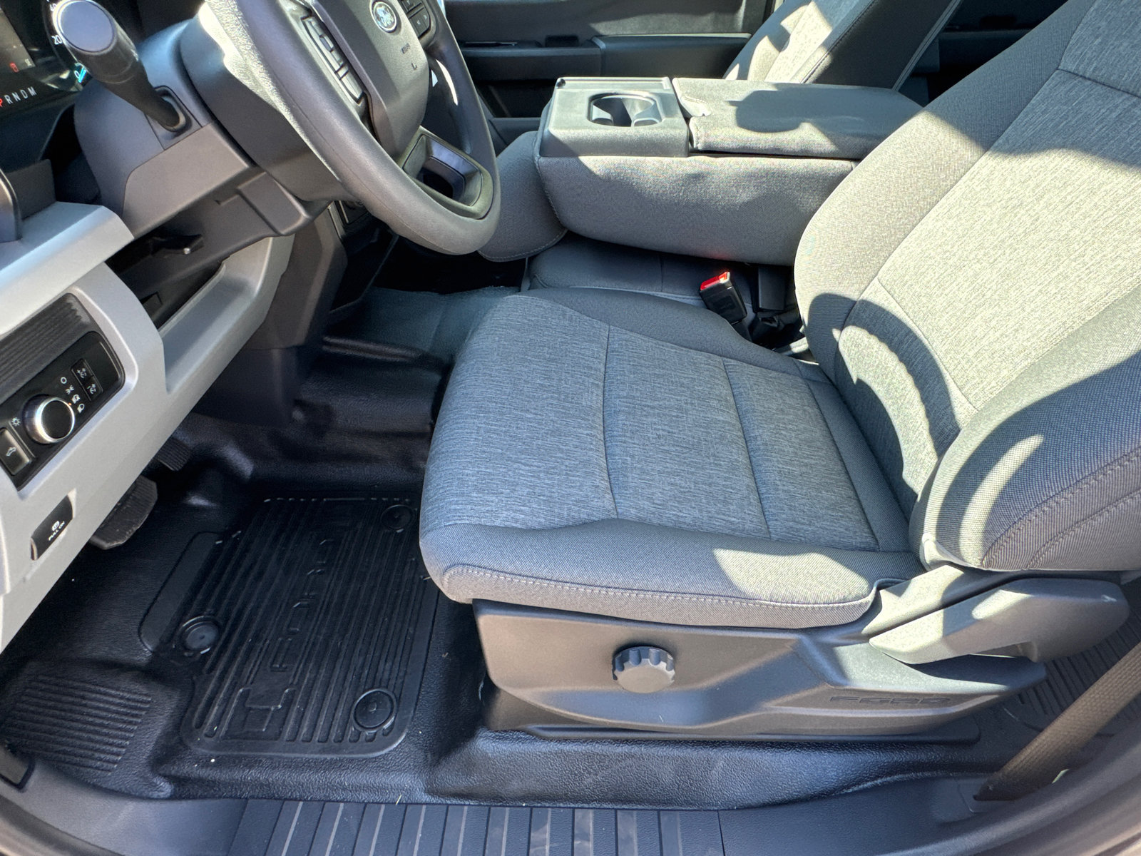 New 2027 Ford F350 XL w/ Camper Package RWD image 9