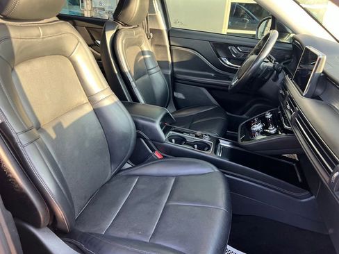Used 2022 Lincoln Corsair AWD w/ Premium Package image 12