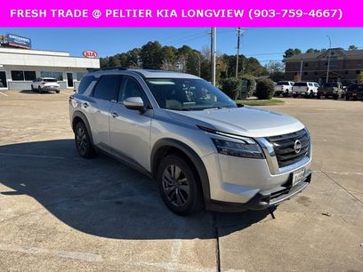 Used 2022 Nissan Pathfinder SV w/ SV Premium Package