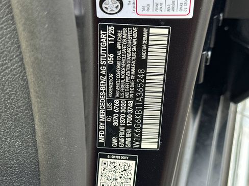 New 2026 Mercedes-Benz S 580e 4MATIC Sedan image 34