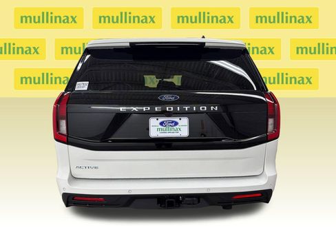 New 2026 Ford Expedition Active image 7