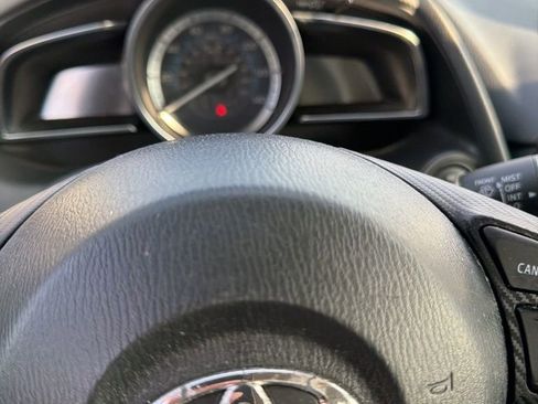 Used 2018 Toyota Yaris iA FWD image 12