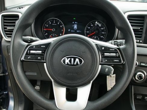 Used 2022 Kia Sportage LX image 16