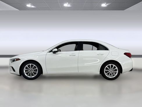 Used 2022 Mercedes-Benz A 220 image 2