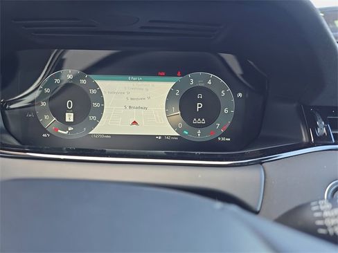 Used 2025 Land Rover Range Rover Evoque Dynamic SE image 19