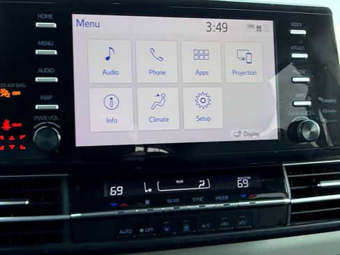 Certified 2022 Toyota Sienna LE FWD image 25