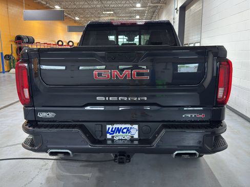 Used 2024 GMC Sierra 1500 AT4 w/ Technology Package AWD/4WD image 4