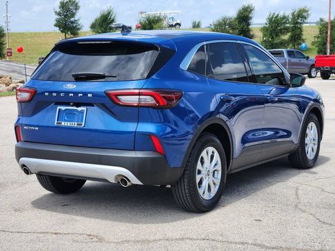 Used 2023 Ford Escape Active w/ Cold Weather Package FWD image 5
