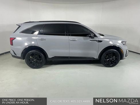 Used 2023 Kia Sorento SX AWD/4WD image 5