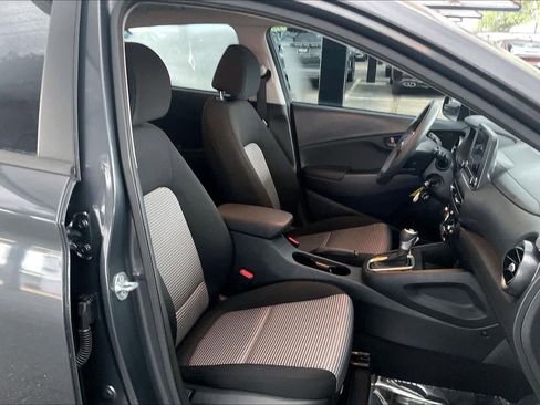 Used 2022 Hyundai Kona SE w/ Cargo Package FWD image 9