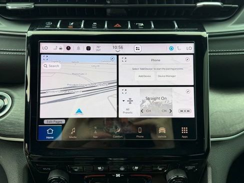 Used 2024 Jeep Grand Cherokee Limited w/ Luxury Tech Group II image 16