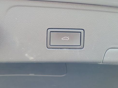 Used 2024 Volkswagen Atlas Cross Sport SE w/ Panoramic Sunroof Package FWD image 13