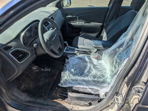 Used 2012 Chrysler 200 LX FWD image 2