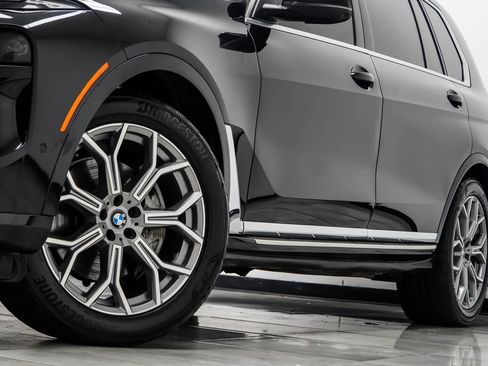 Used 2024 BMW X7 xDrive40i AWD/4WD image 3