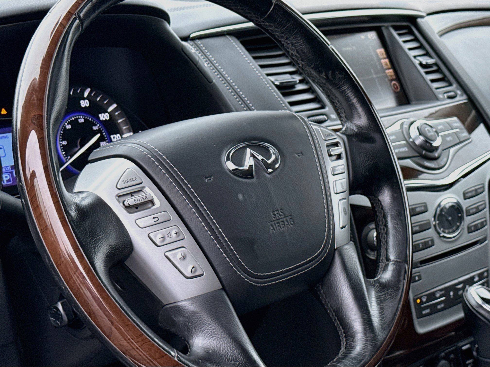 Used 2018 INFINITI QX80 4WD w/ Deluxe Technology Package image 12