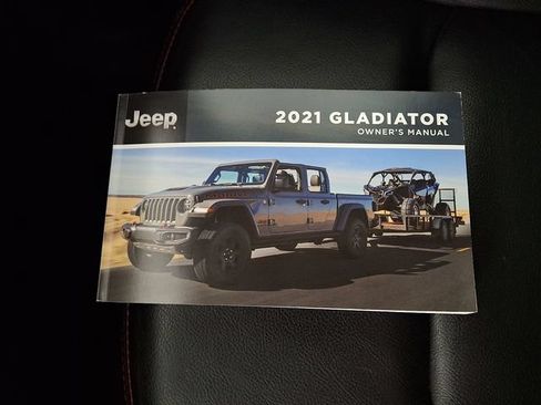 Used 2021 Jeep Gladiator Rubicon AWD/4WD image 27