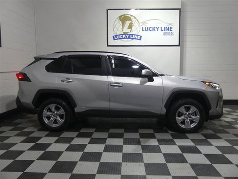 Used 2022 Toyota RAV4 XLE w/ Convenience Package AWD/4WD image 6