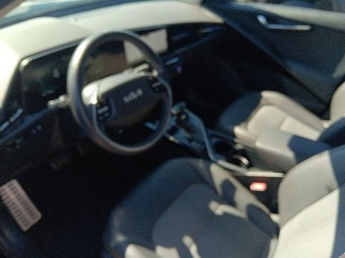 Used 2023 Kia Niro EX Touring FWD image 5