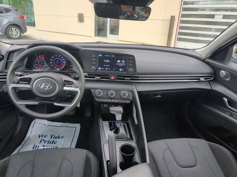 Certified 2023 Hyundai Elantra SE FWD image 13