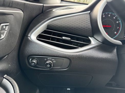 Used 2024 Chevrolet Malibu LT image 17