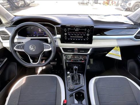 New 2026 Volkswagen Taos SE AWD/4WD image 12