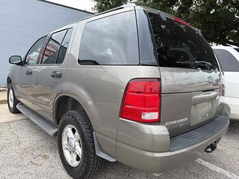 Used 2004 Ford Explorer XLT RWD image 4