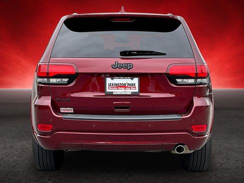 Used 2022 Jeep Grand Cherokee Laredo X AWD/4WD image 6