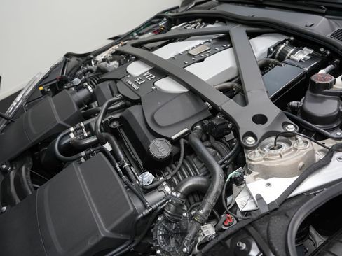 Used 2023 Aston Martin DBS Coupe image 53