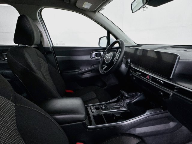 Used 2024 Kia Sorento LX FWD image 26