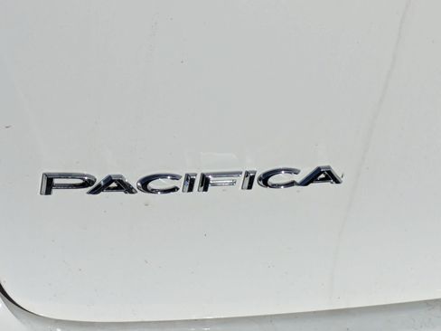 New 2026 Chrysler Pacifica Select FWD image 32