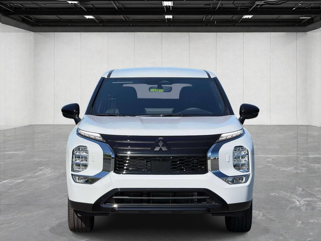 New 2026 Mitsubishi Outlander LE AWD/4WD image 2