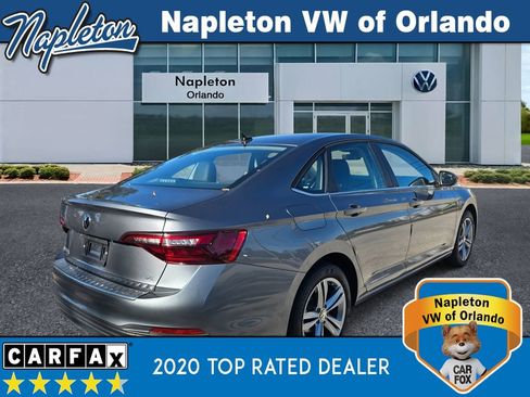 Used 2024 Volkswagen Jetta SE image 4