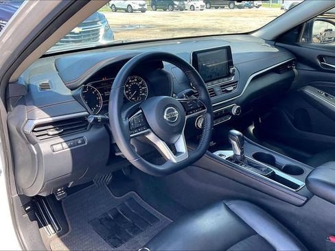 Used 2020 Nissan Altima 2.5 SR FWD image 14