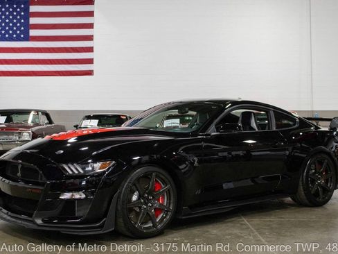 Used 2020 Ford Mustang Shelby GT500 w/ Carbon Fiber Track Pack RWD image 1