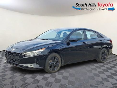 Used 2022 Hyundai Elantra SEL image 3