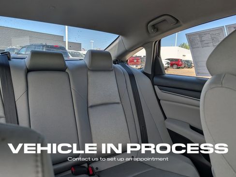 Used 2018 Honda Accord LX image 14