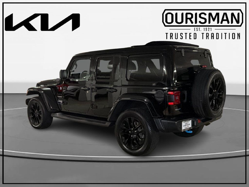 Used 2023 Jeep Wrangler Unlimited Sahara w/ Cold Weather Group AWD/4WD image 3