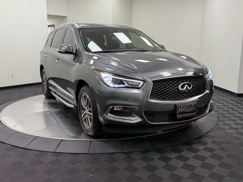 Used 2019 INFINITI QX60 Luxe w/ Essential Package FWD image 2