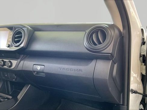 Used 2020 Toyota Tacoma SR w/ SR Convenience Package RWD image 18