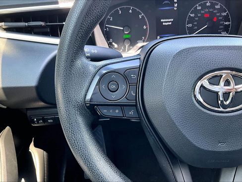 Used 2025 Toyota Corolla LE w/ LE Premium Package FWD image 24