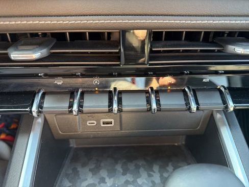 Used 2024 Chevrolet Colorado LT w/ LT Convenience Package image 19