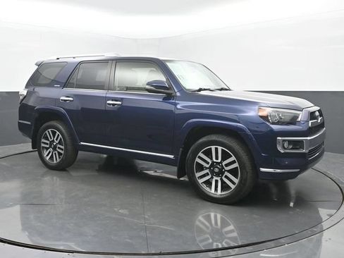 Used 2018 Toyota 4Runner Limited AWD/4WD image 7